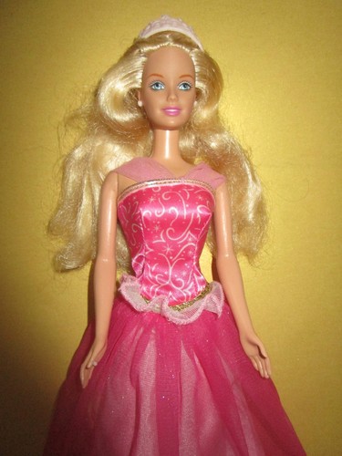 2368 blonde vintage barbie - vintage,