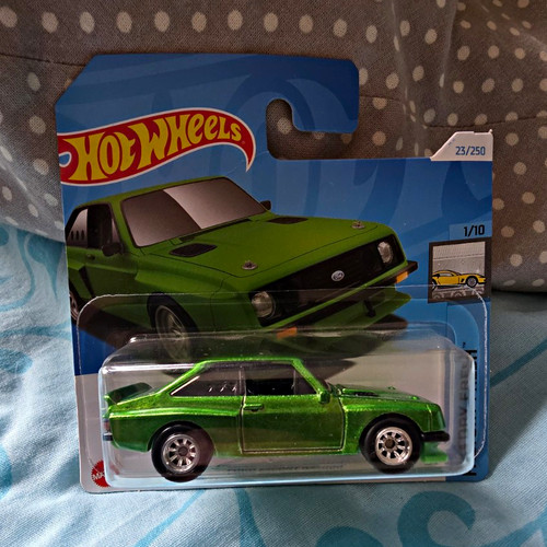Hot wheels ford escort rs2000 - hot,