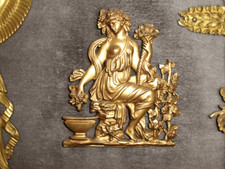 Verzierung Applikation antik Kaminuhr  Messing Sekretär Frauenkörper vergoldet