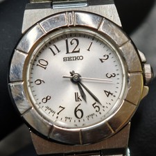 Seiko Lukia 4N21-1130 Quartz Damen Armbanduhr Made in Japan Funktioniert U2
