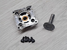 Traxxas T Maxx 3.3 Back Plate & Startschaft