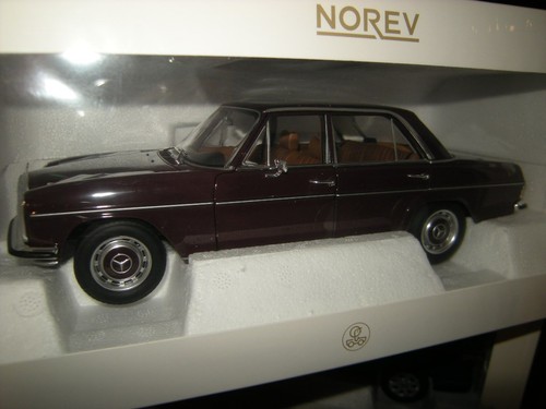 Norev mercedes benz 200 - 1:18, 200/8