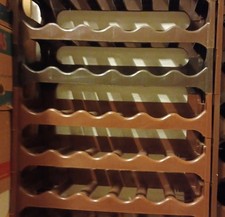 5 Weinregale für je 6 Flaschen, Kunststoff, stapelbar, div.Brauntöne, gebraucht