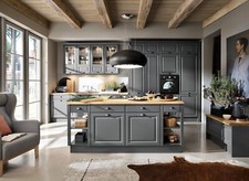 Klassische Einbauküche 300