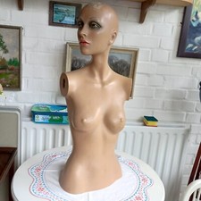 alter Schaufensterpuppe Büste schweres Material standfest