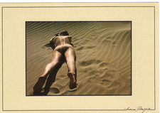 30/828 AK  FOTOKUNST JACQUES SIERPINSKI - SONNENBAD IM SAND - EROTIK FKK