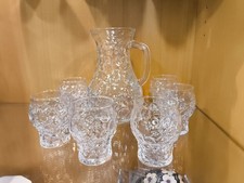 Formgeblasenes Glas-Set mit
