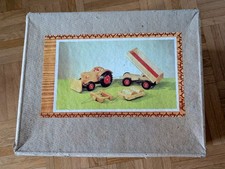 Großer HOLZ TRAKTOR mit Kipp