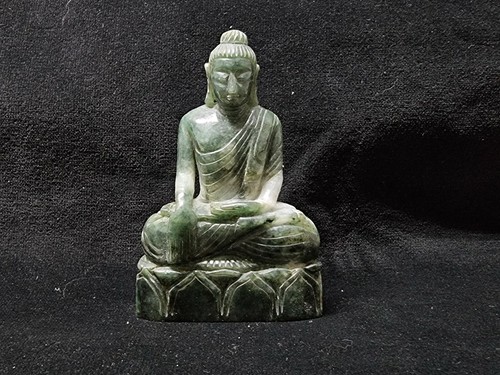 Buddha aus jade jadeit ca - jadeit,