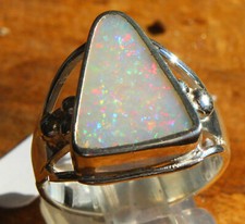 Multicolor Opal 3.7 Carat 950