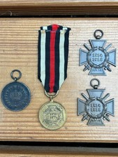 4 x Orden, WK I, Feldehrenzeichen, Kriegsgedenkmünze, usw.