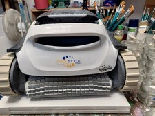 Poolroboter Dolphin E25 Poolsauger ohne Inhalt