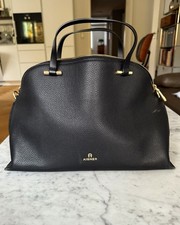 AIGNER Handtasche Leder Schwarz