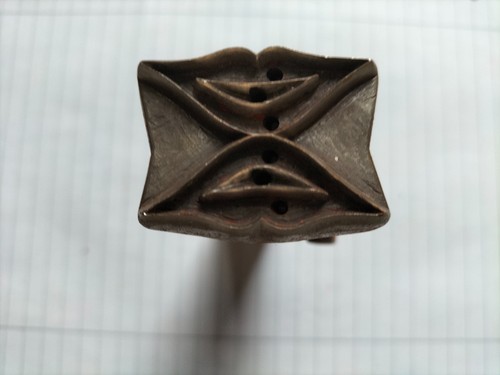 Altes antikes stanzeisen - antikes,