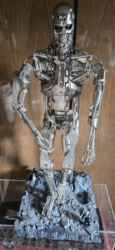 Terminator 800 - t,