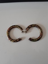 Halbcreolen. Creolen. Mehrfarbig. Ohrschmuck.