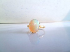 Natürlicher Opal Edelstein