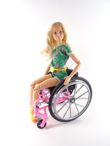 Barbie fashionista doll - barbie,