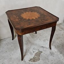 Älterer Spieltisch mit Intarsien  - Schach Backgammon Roulette -