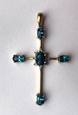 Anhänger Kreuz 9 Karat Gold mit blauen und weißen Steinchen