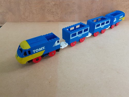 Vintage tomy train - tomy,