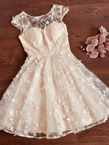 Kurzes cocktail spitzenkleid - kurzes, cocktail-spitzenkleid