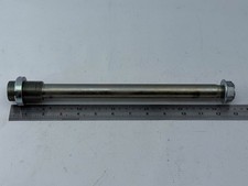 Suzuki GSXR750 K7 Schwinge Steckachse Achse Swingarm Axle spindle (4) 07' 