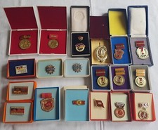 Konvolut DDR Abzeichen Orden