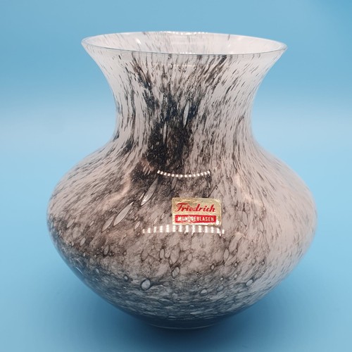 Friedrich vase schwarz weiß - friedrich,