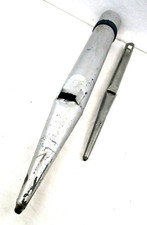 2 verschiedene Orgelpfeifen F