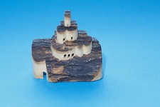 Holz Burg Deko Wohnzimmerdeko | Naturholz kunstvoll gesägt mit Rinde | dekorativ