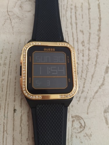 Guess damen digitaluhr - guess, damen-digitaluhr