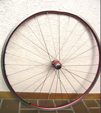 Rennrad, Mavic Helium Hinterrad, Felge gestaucht und  eingerissen – DEFEKT