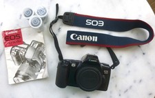 Canon EOS 500 - analoge SLR-Kamera 35 mm - mit Trageriemen, 3 Filmen. Sehr gut!