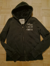 Hollister Sweatjacke dunkelblau fellgefüttert , Paillettenschrift M