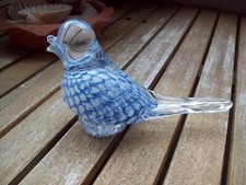 Glaskünstler Peter Kaspar- Glasfigur -Vogel -Spatz blau-weiß -Karo -Bleikristall