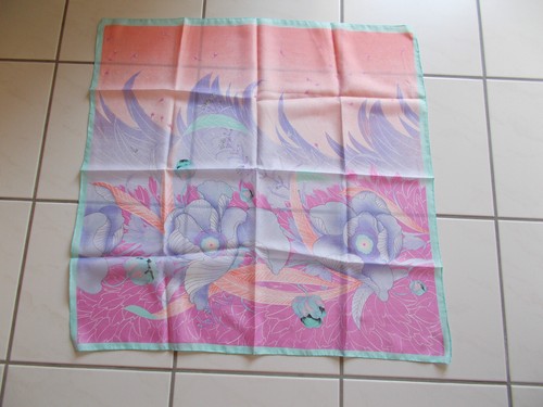 Tuch mit blumenmotiv aus - blumenmotiv,
