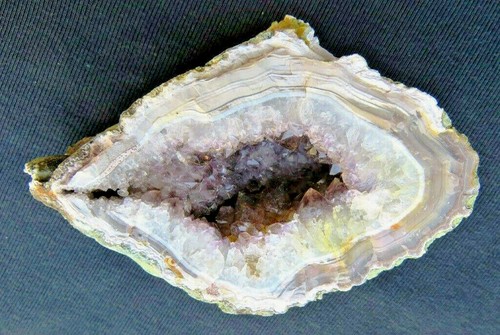Achat agate mit amethyst druse - achat/agate,