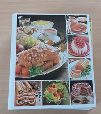 Sammelordner mit vielen