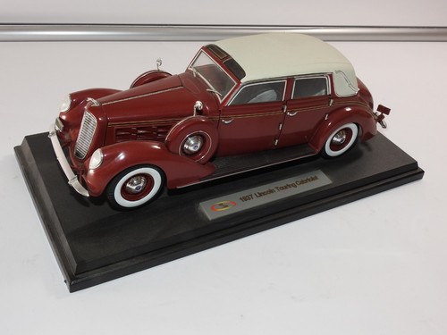 Signature models 1937 - signature,