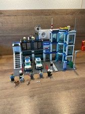 VOLLSTÄNDIG Lego City 7498 - Polizeistation
