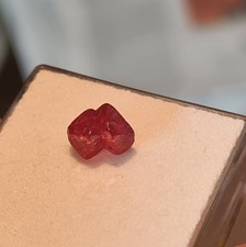 SPINELL - Zwillings- KRISTALL