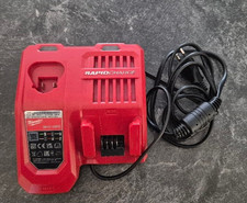 Milwaukee - Ladegerät +++ Modell M12-18FC