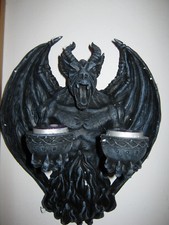 Drache mit Teufelshörnern