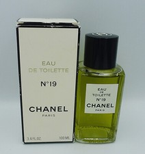 *** VINTAGE *** CHANEL No 19 -