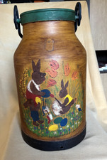 Milchkanne mit Bauernmalerei, Motiv: Hase mit Hasenkind malt Eier an