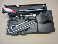 Wagenheber Warndreieck Abschleppöse Mercedes W203 W 203 Werkzeug Bordwerkzeug T