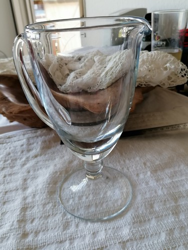 Glaskaraffe mit fuß vintage - glaskaraffe, fuß,