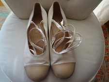 Niedliche Ballerina mit Bindebändern von Chanel, cremeweiß-rose, Gr. 40