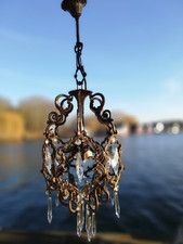 ANTIKER KRISTALLLEUCHTER AUS